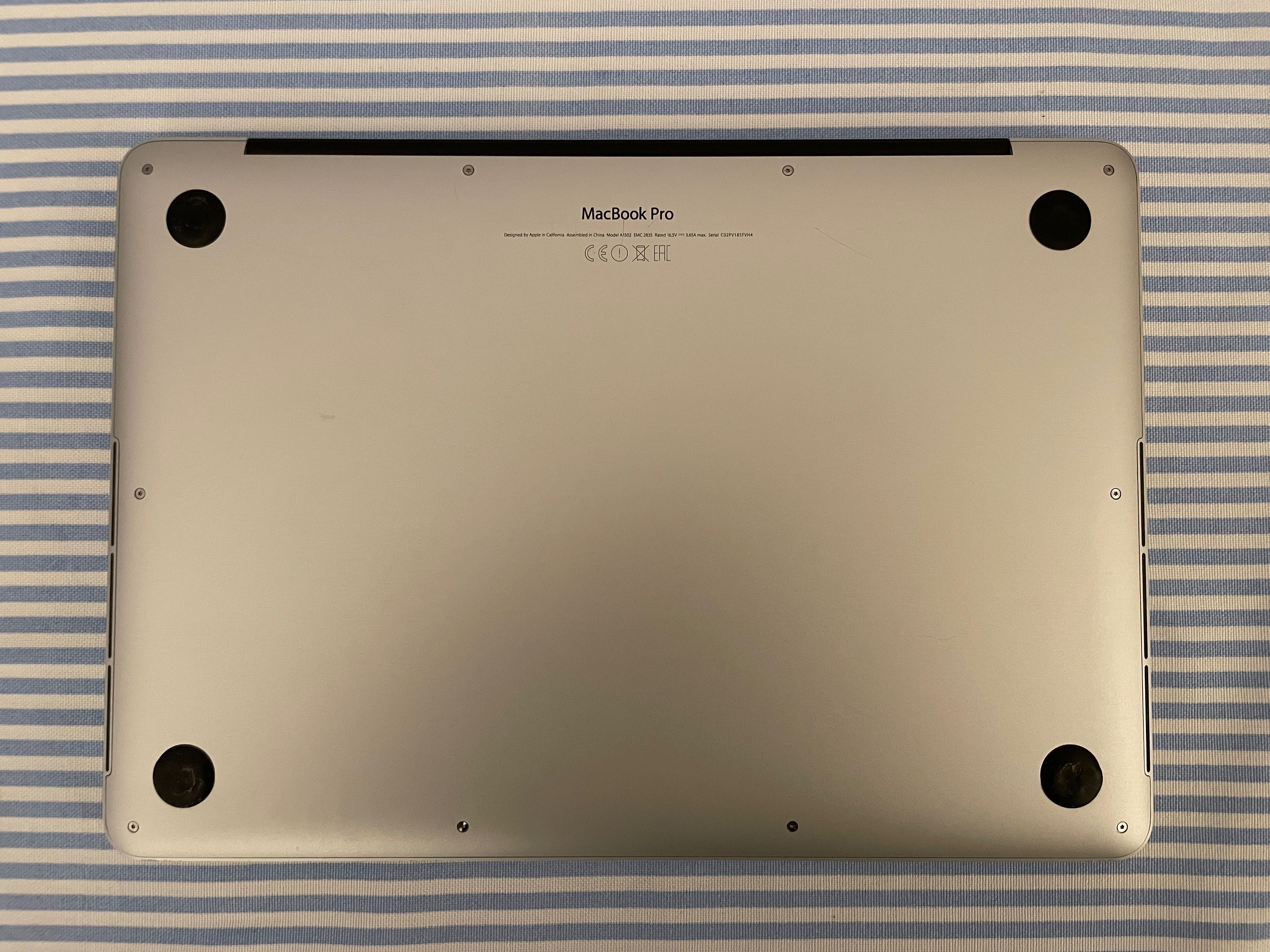 MacBook Pro 13 2015 I5 2.7GHZ + Monitor 27 Dell + Dock Caldigit
