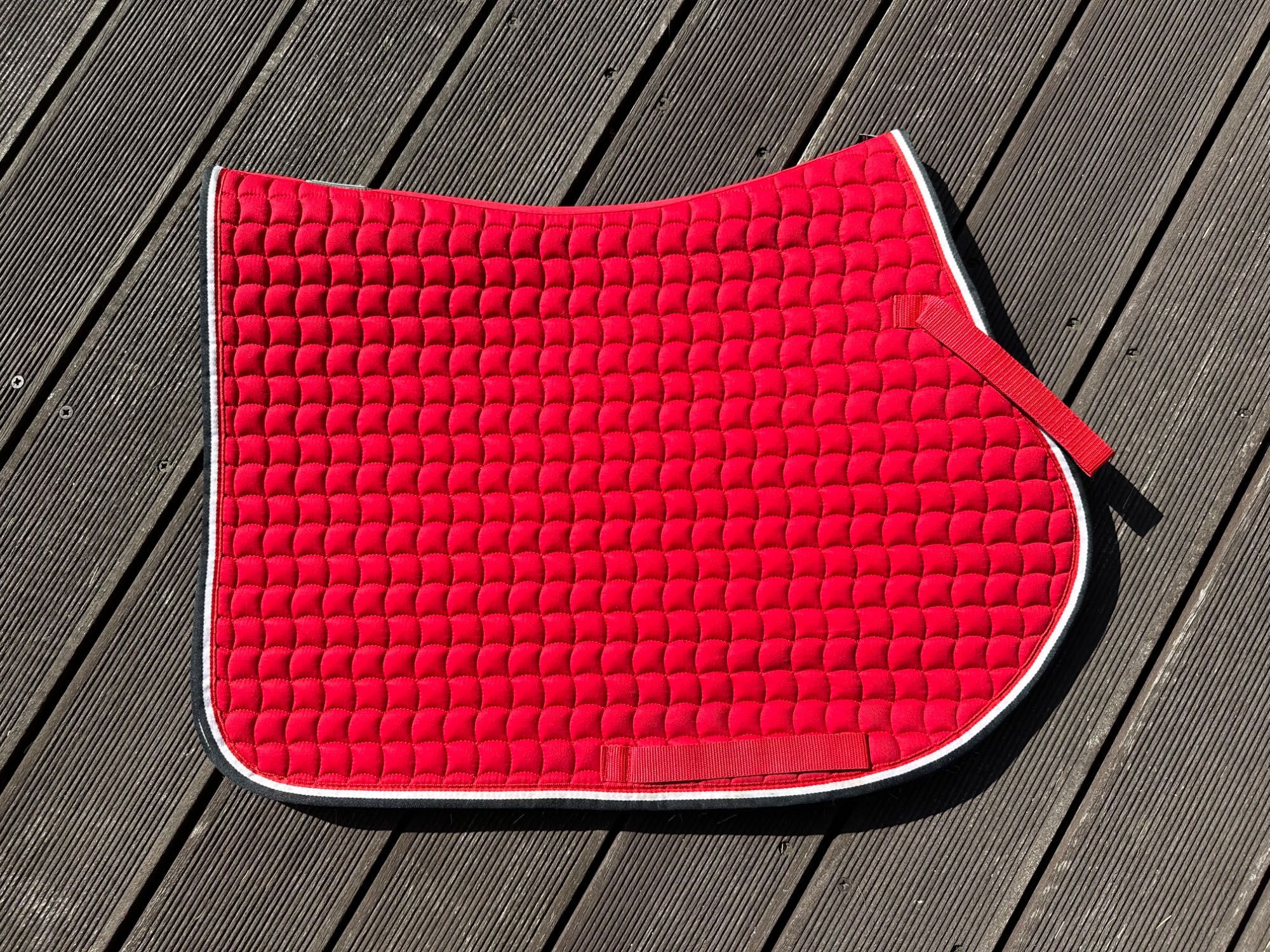 Czaprak Eskadron VS RED