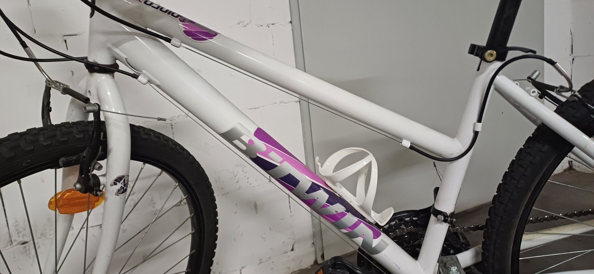 Rower BTWIN biało fioletowy 26''