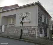 Quarto em moradia a 100 m da UNIVERSIDADE