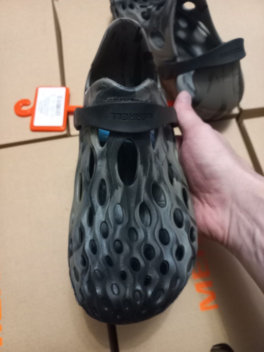 Чорні унісекс merrell hydro moc