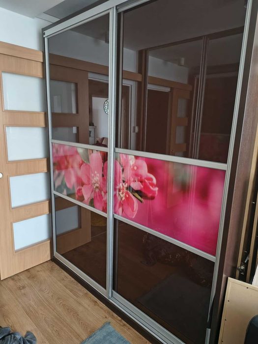 pilnie sprzedam czekoladową szafę komandora