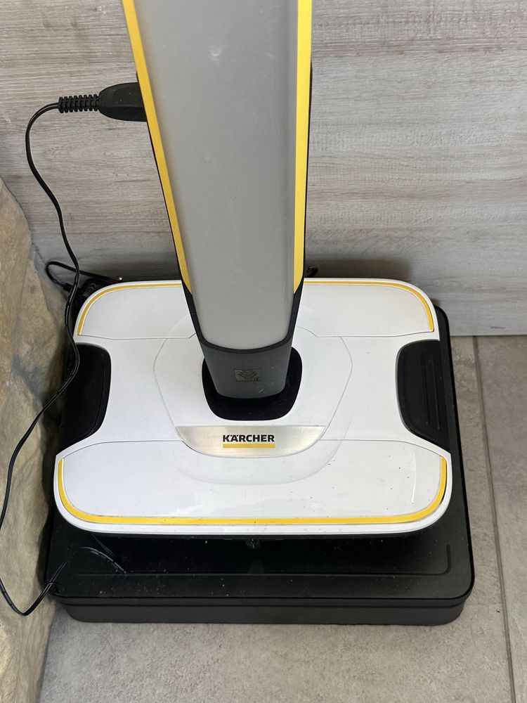 Пилосос ручний миючий Karcher FC 7