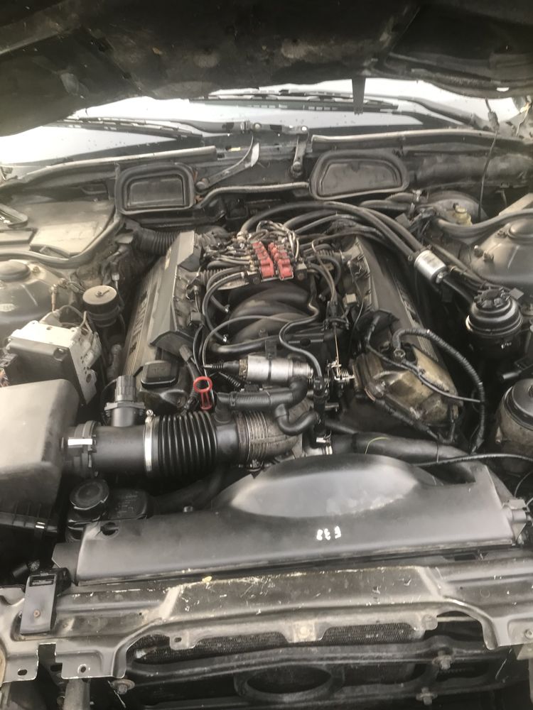 Продам BMW E38 газ. Бензин