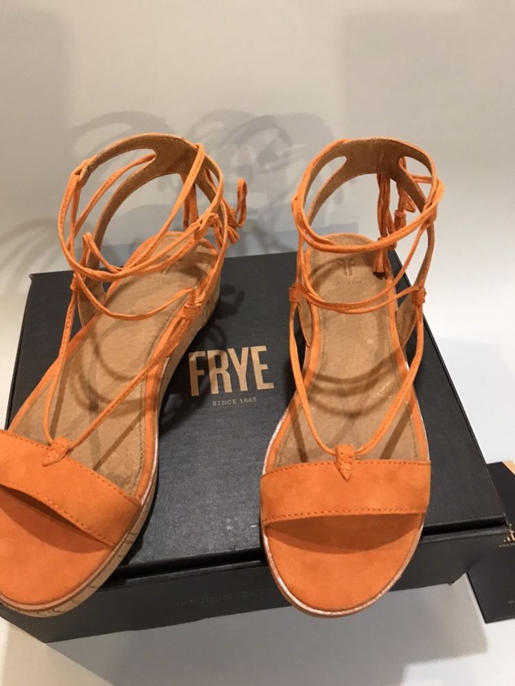 Кожаные босоножки Frye 38. сандали оригинал