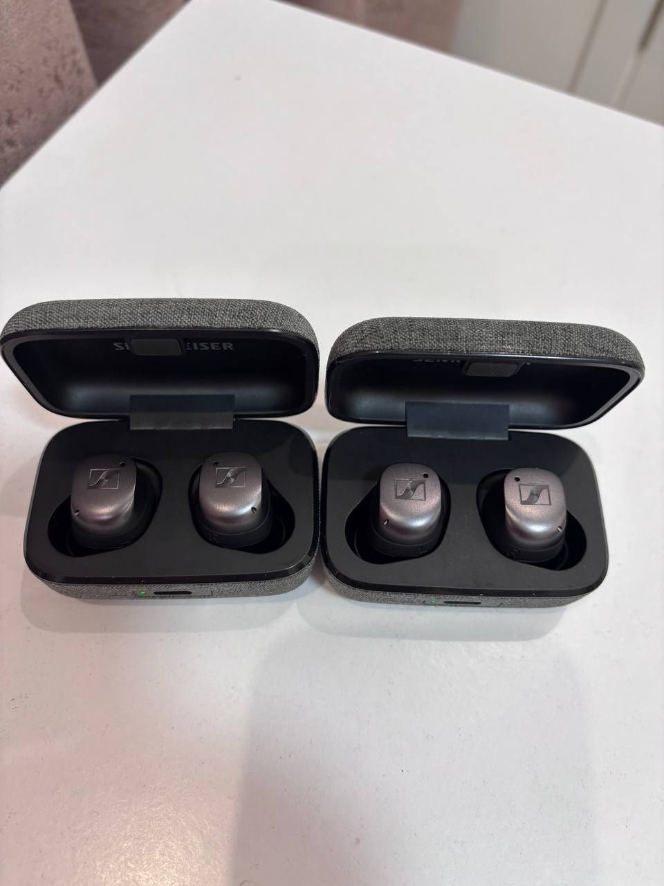 Бездротовіі преміум навушники Sennheiser Momentum True Wireless