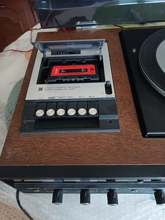 Aparelhagem antiga, Gira discos, rádio  e cassetes