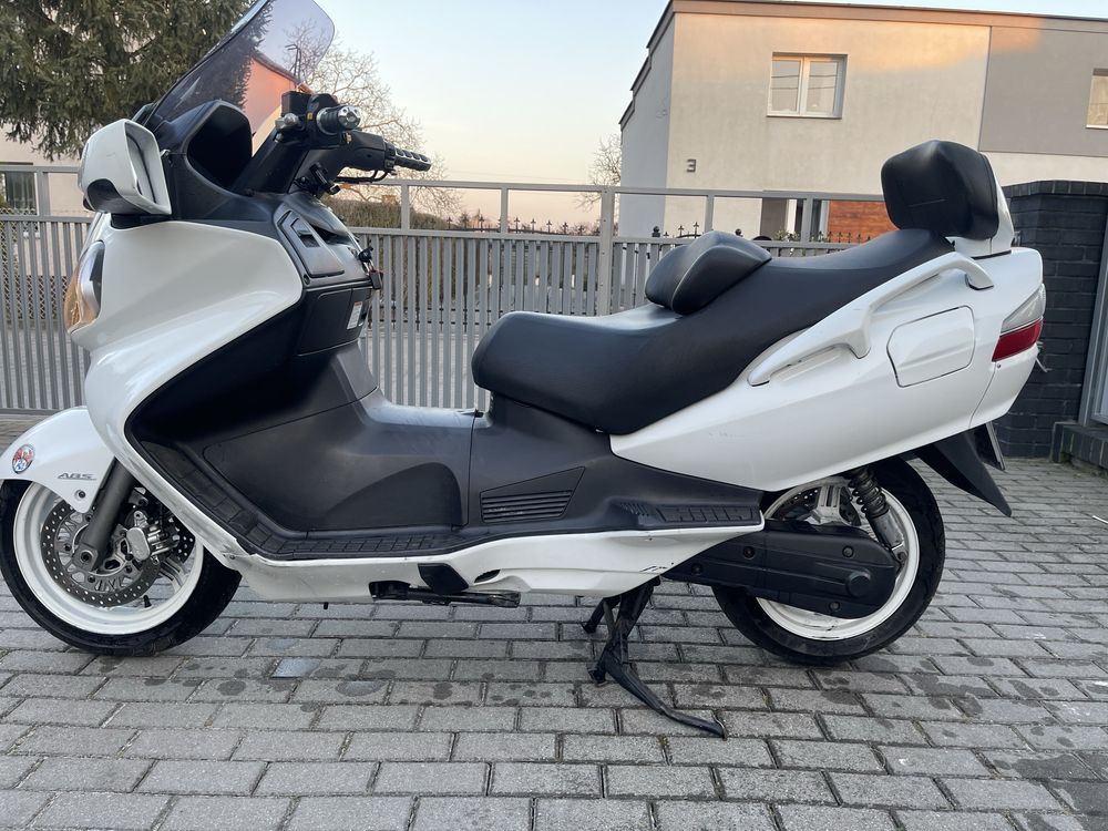 Skuter Suzuki Burgman650AN 55kM 2009 biały ABS alarm