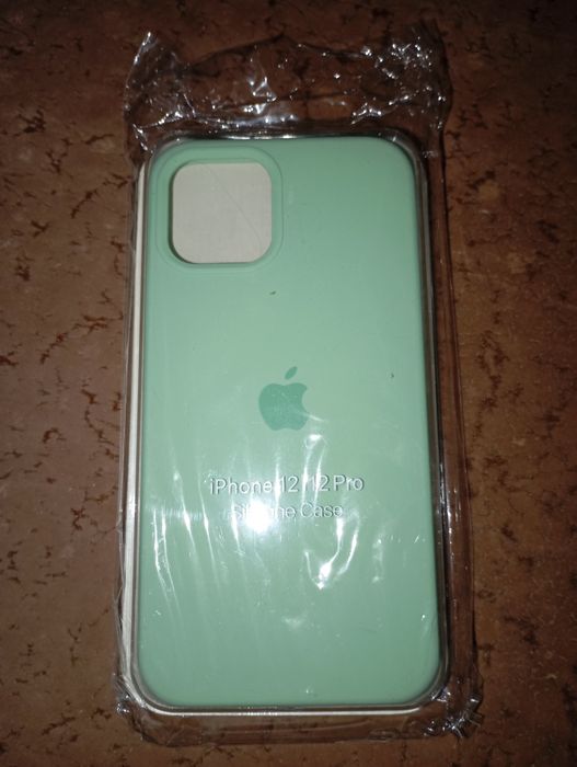 Продам чехли на iPhone.