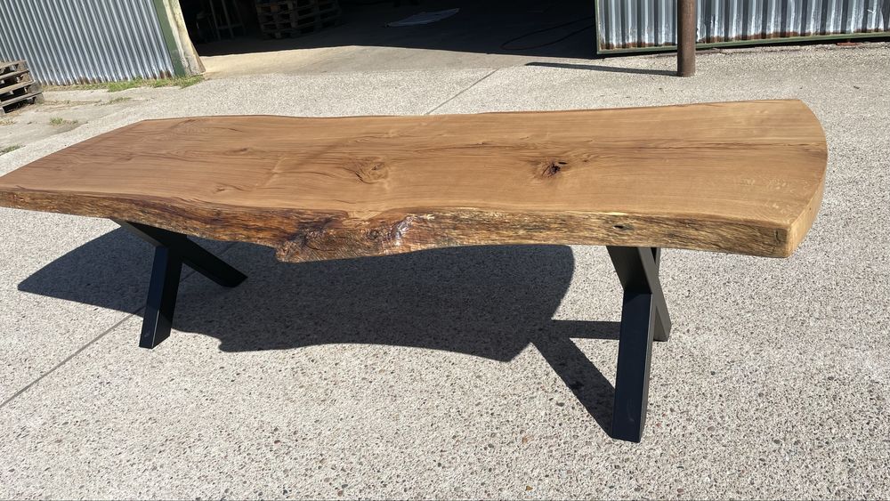 Stół dębowy, monolit z naturalną krawędzią 276x90