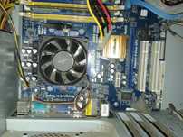 Komputer zasilacz płyta ASRock pamięć RAM 2 GB dysk Samsung 200GB