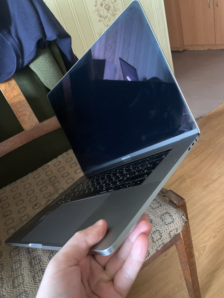 MacBook pro 15 2018