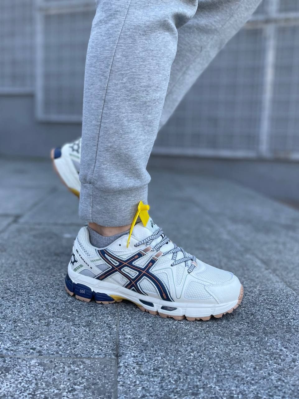 Чудові кросівки Asics Gel-Kahana 8