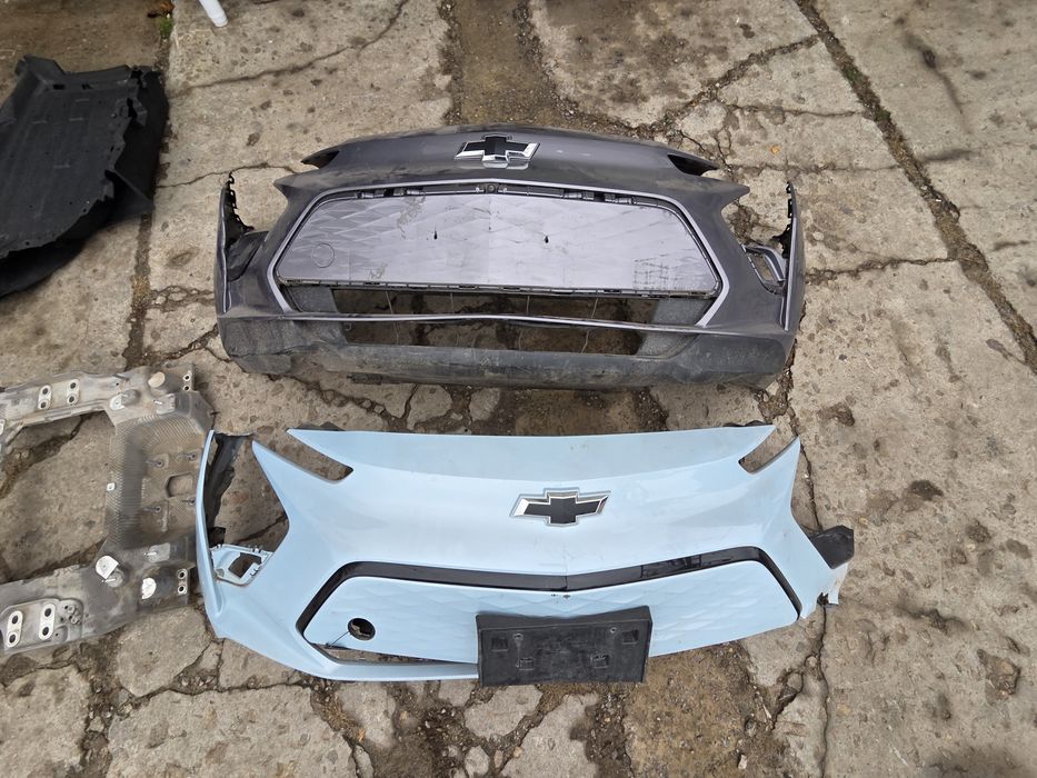 Бампер Chevrolet Bolt EV дефект оригинал разборка