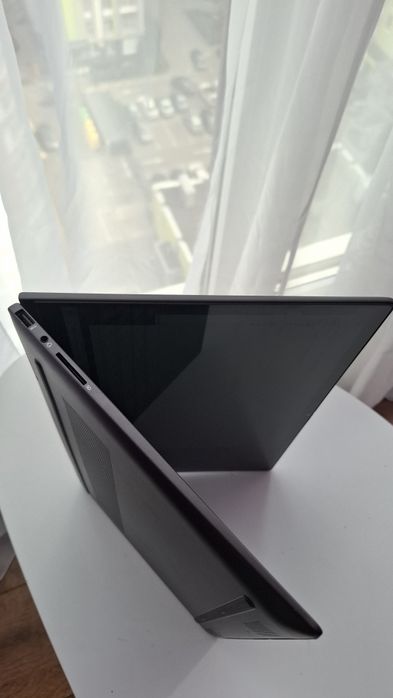 Hp Envy x360 15.6" ryzen 5 7530U 8 ram 512 ssd Barcelo 512mb face id