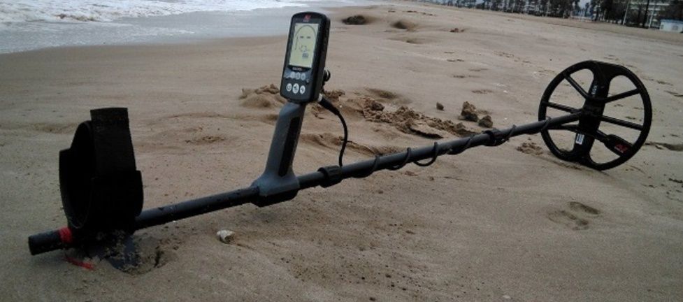 Услуга поиск  металлоискателем металлоискателя.