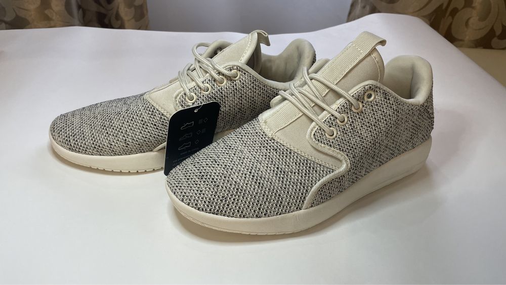 Кросівки 37 розмір