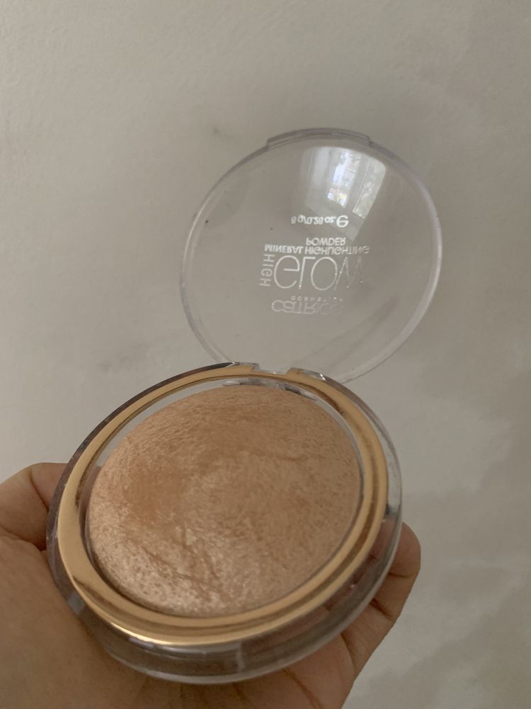 Mineralny puder rozświetlający High Glow Mineral Catrice