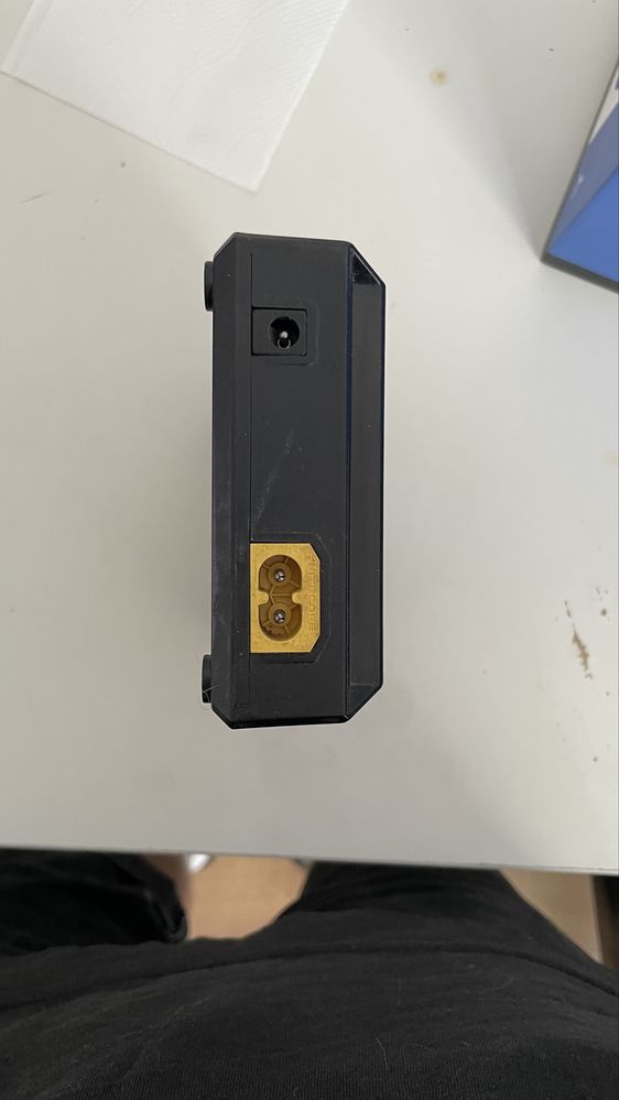 Ładowarka Nitecore Digicharger D4