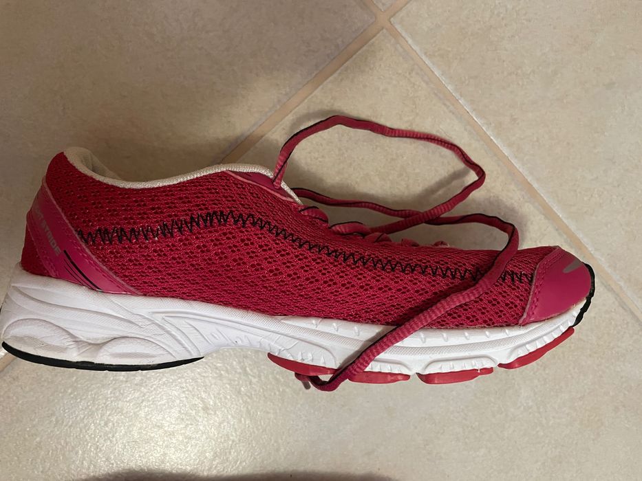 Ténis - Marca Outpace