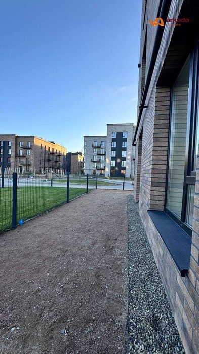 Продаю стильну 3 кімнатну квартиру в районі Озера з власною терасою!