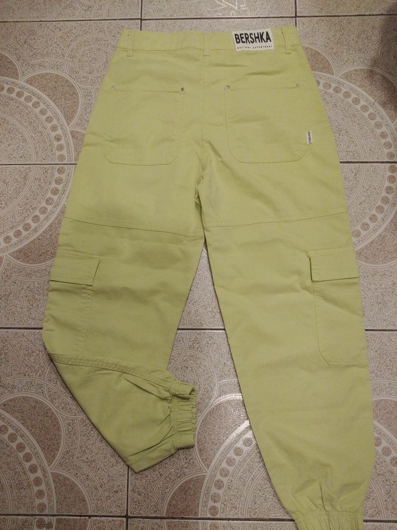 Spodnie damskie Jogger Bershka