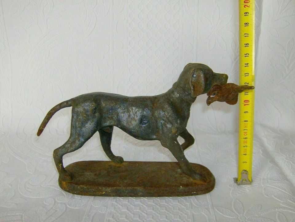 Cão Antiga Figura Escultura em metal.