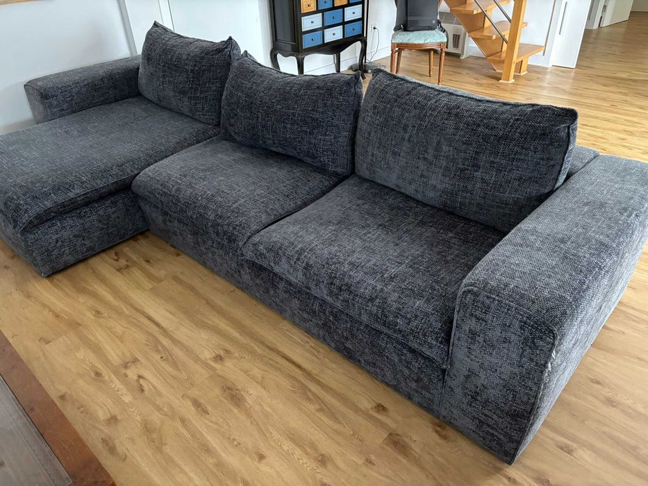 Sofá com chaise longue do Gato Preto