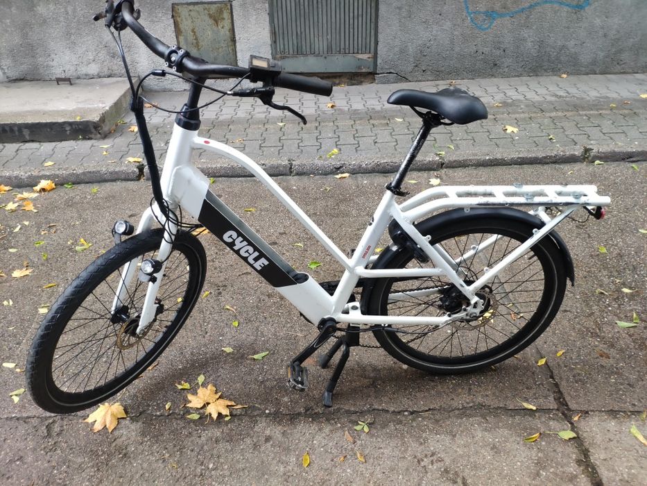 Cycle rower elektryczny z napędem elektrycznym na części