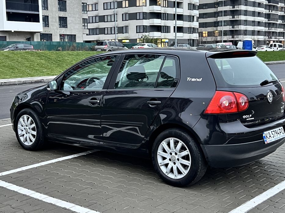 VW Golf 5 1.6 FSI, автомат, бензин - 198 000 км