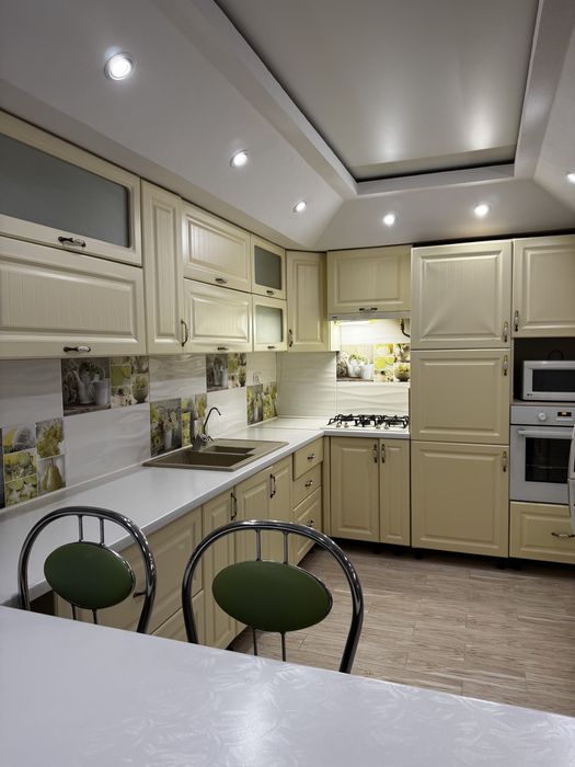 Оренда 2к дворівневої квартири з терасою біля Буча Пасаж