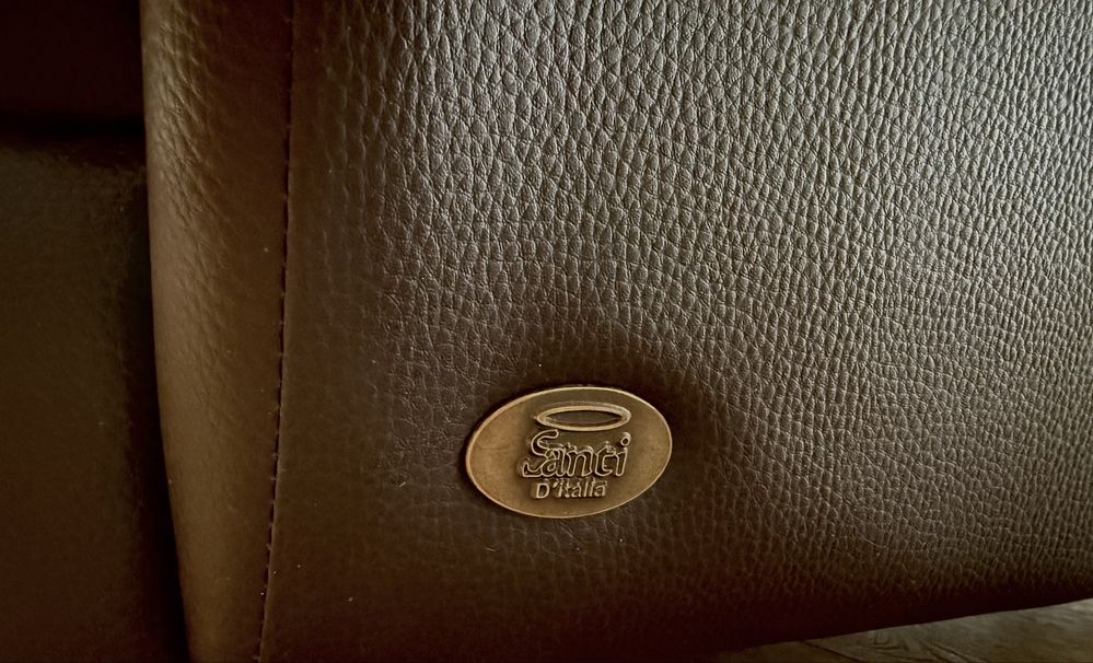 Sofa Castanho Sanci D’Italia + Mesa de Apoio