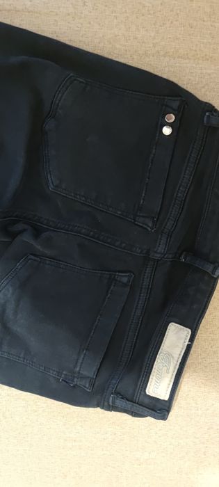 Продам джинсы на девочку