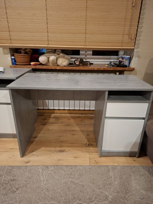 Biurko jysk Szaro białe