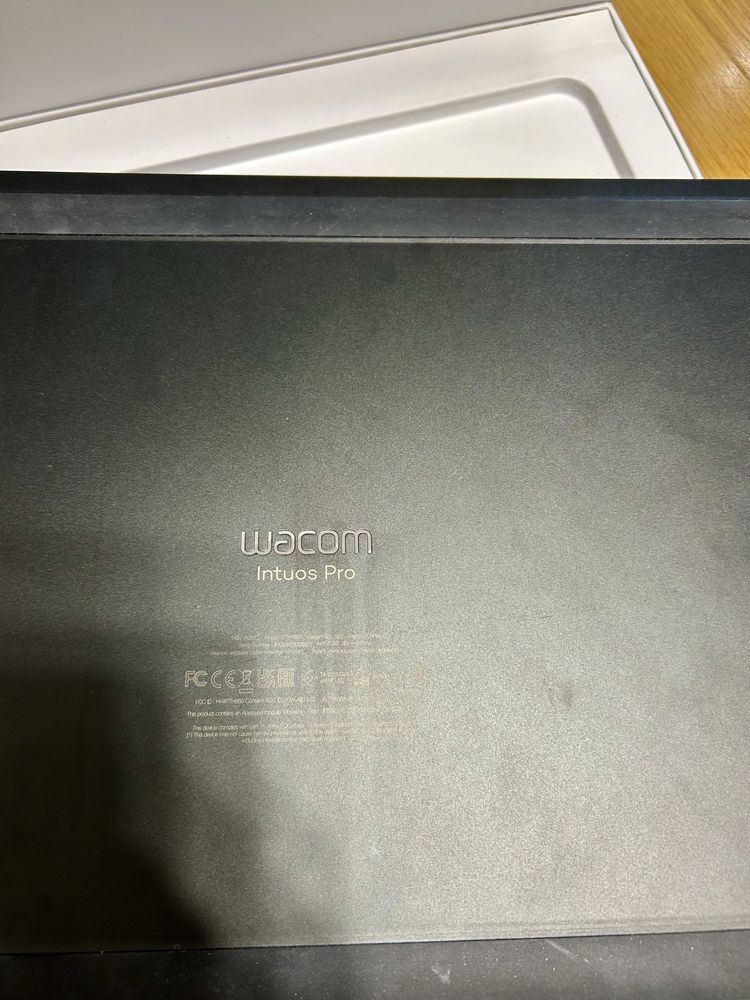 Планшет Wacom Intuos Pro