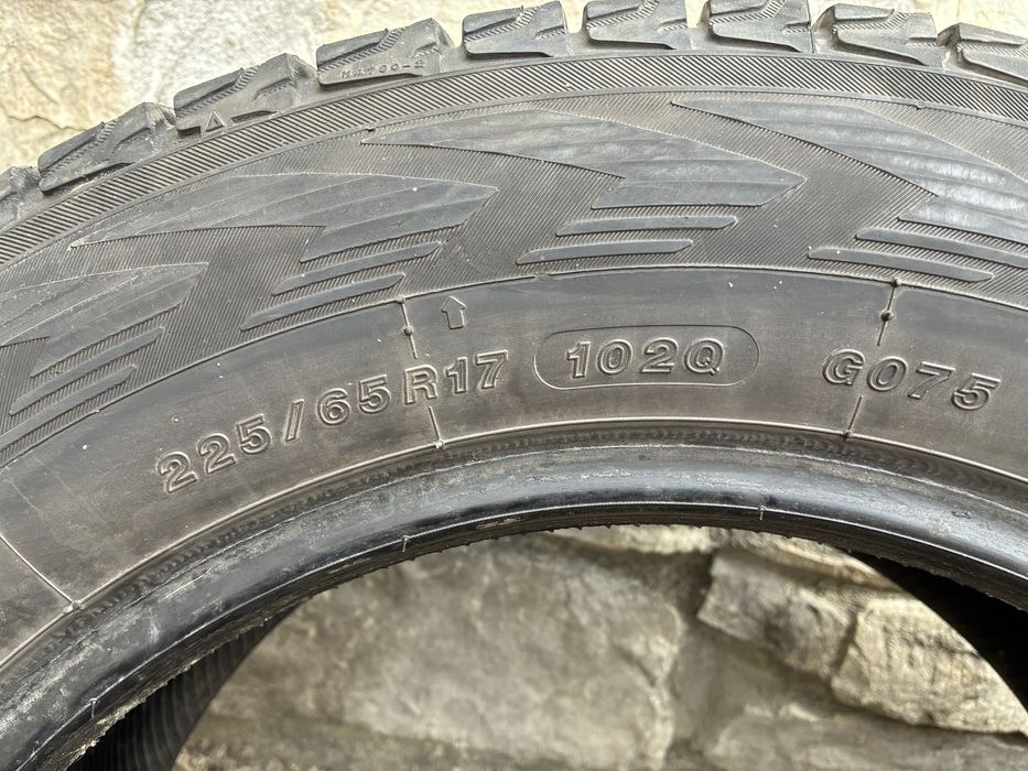 Зимові шини 225х65х17. Б/У. Yokohama.