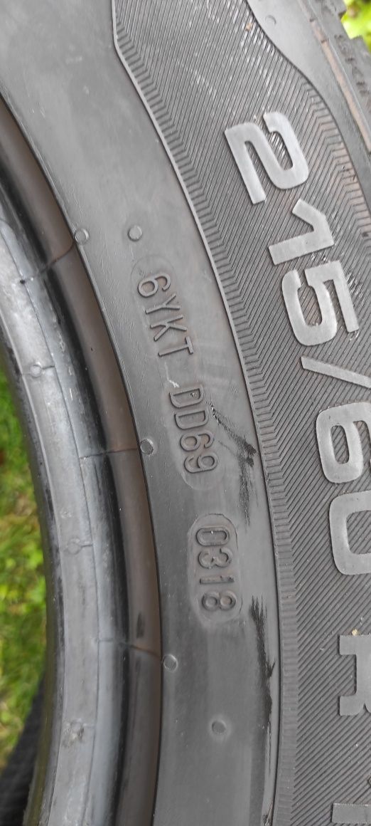 Opona Uniroyal 215/60 R17