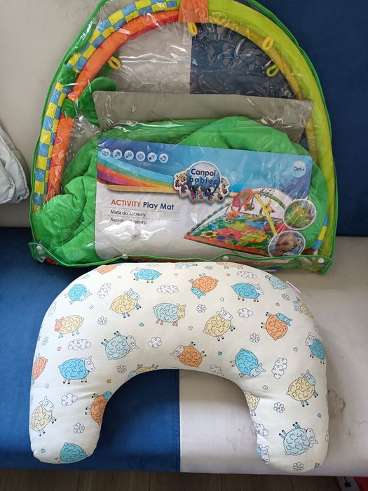 Oddam poduszkę do karmienia i matę do zabawy