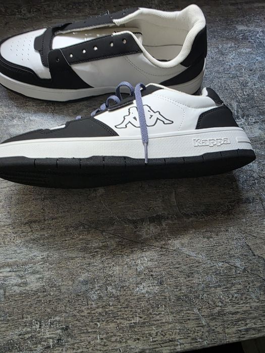 Buty  sportowe roz. 44 .