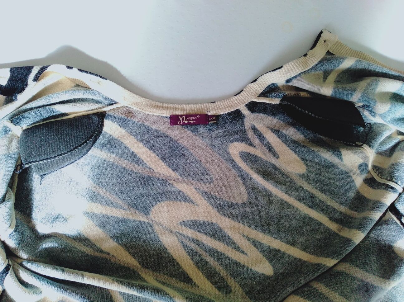 Sweterek damski z acrylu- rozm.L/XL