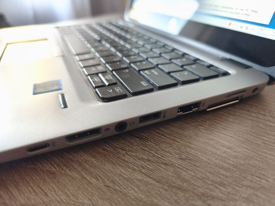 Portátil HP G3 Touchscreen 12"
Processador i5
8GB RAM
Disco SSD 256