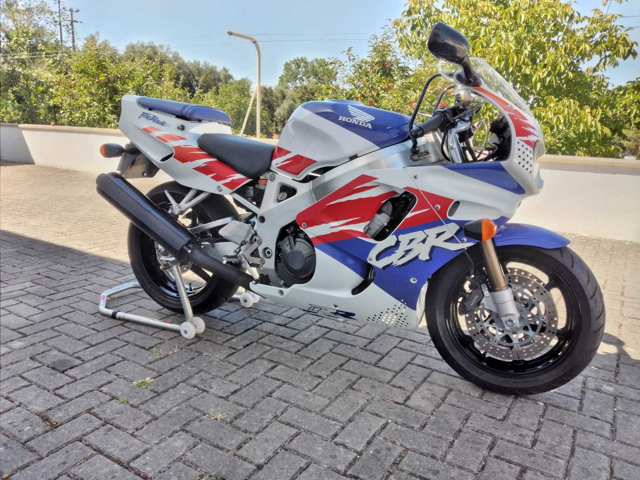 Honda Cbr 900 rr sc28 fireblade