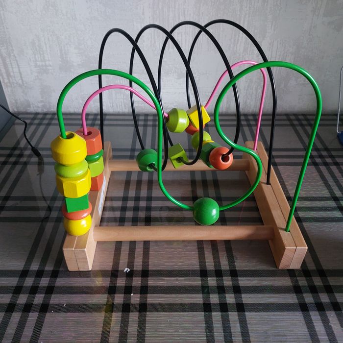 Лабіринт - розвиваюча іграшка