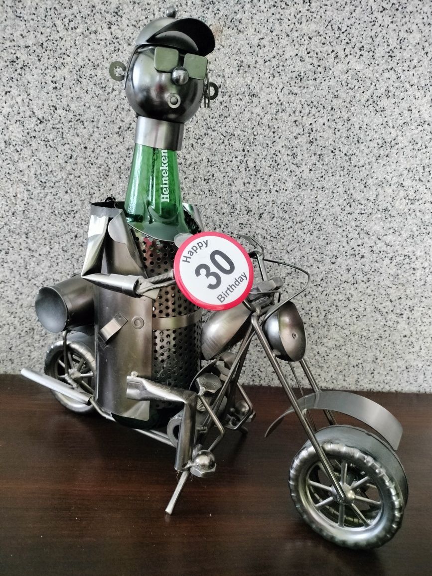 Stojak na butelkę prezent 30 urodziny
