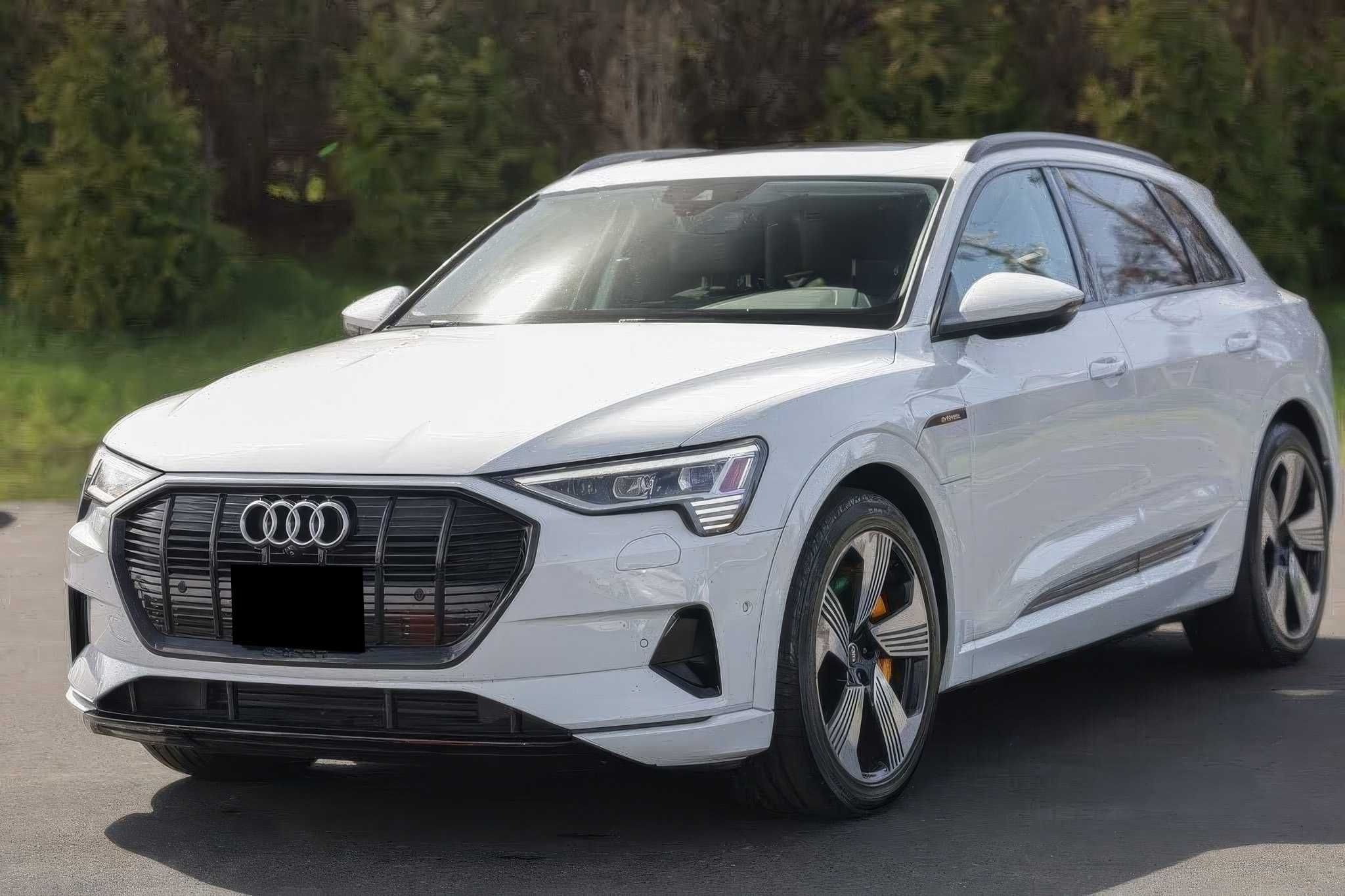 2022 Audi e-tron Premium Plus quattro