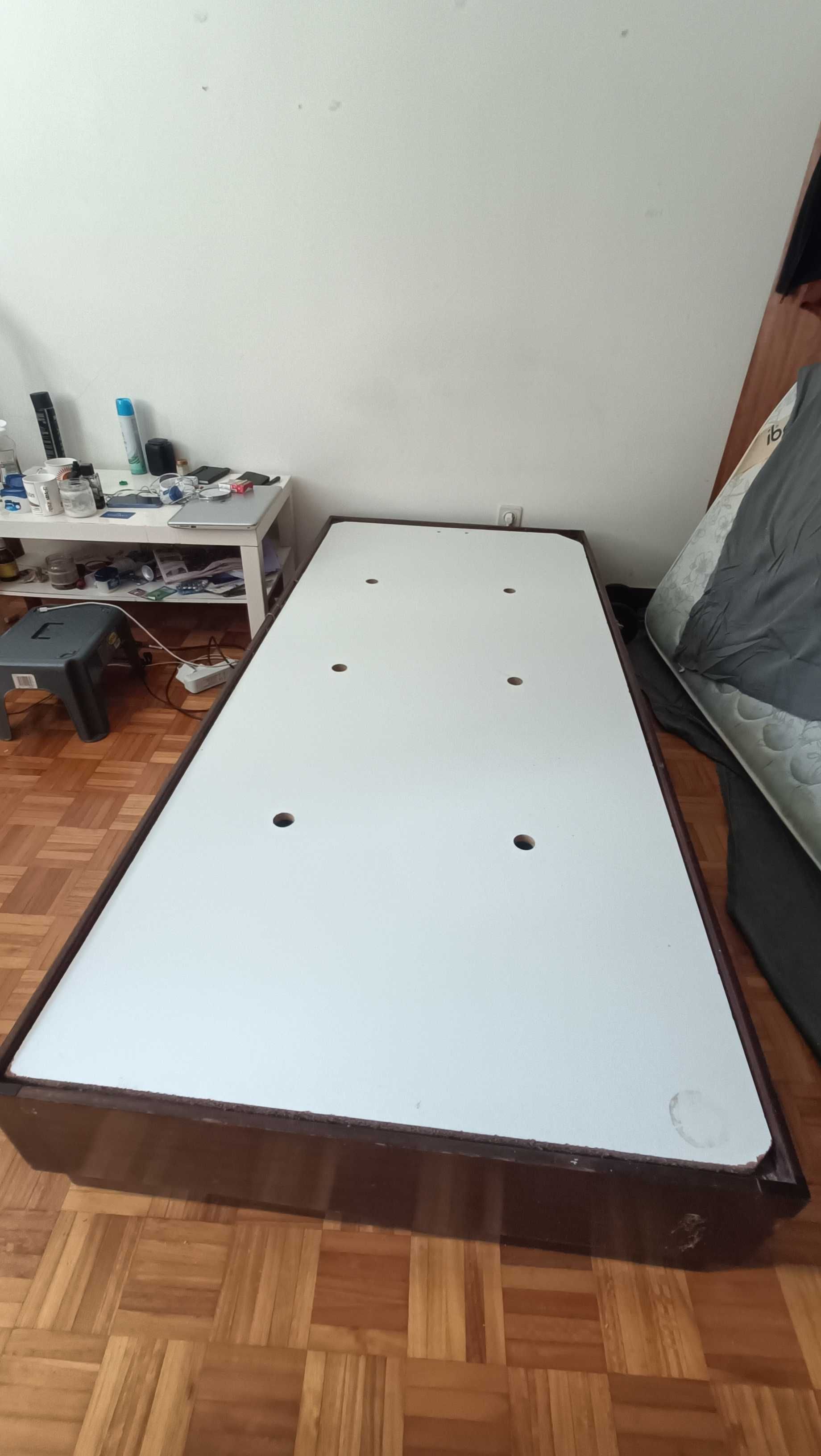 Single bed good condition 80 €
