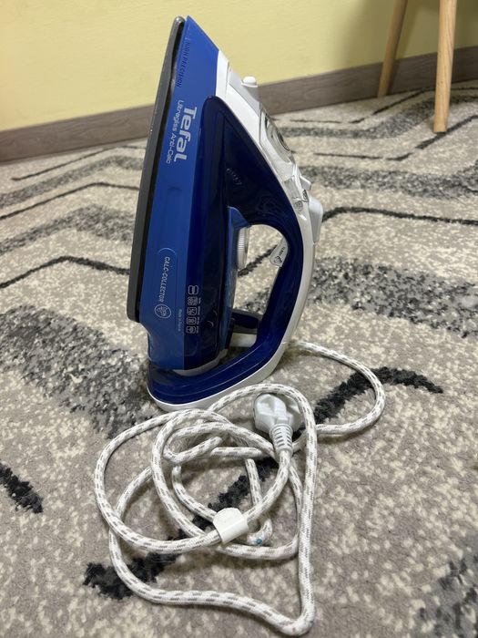 Праска Tefal Ultragliss Anti-Calc FV4944