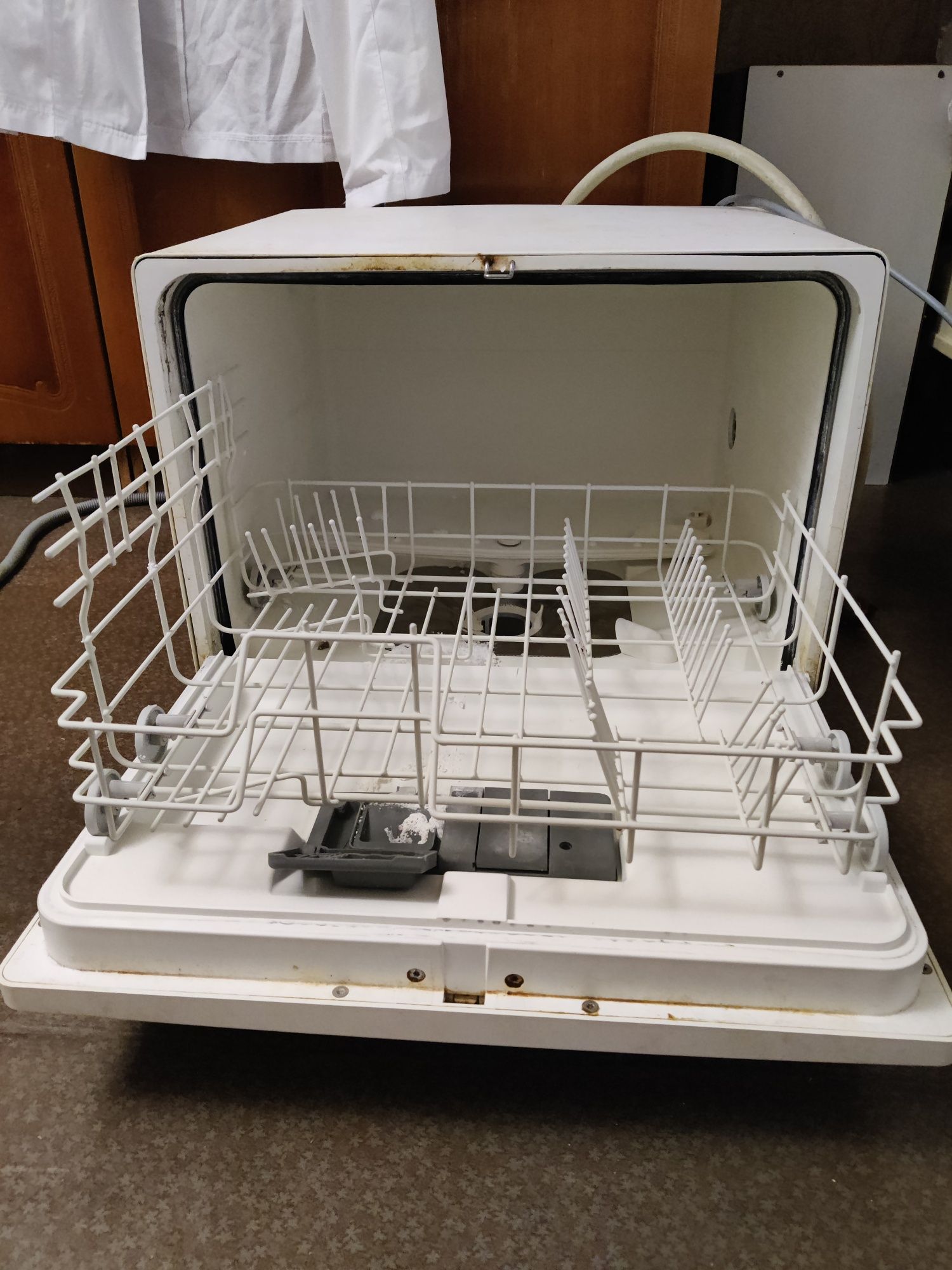Посудомоечная машина Electrolux ESF 2420