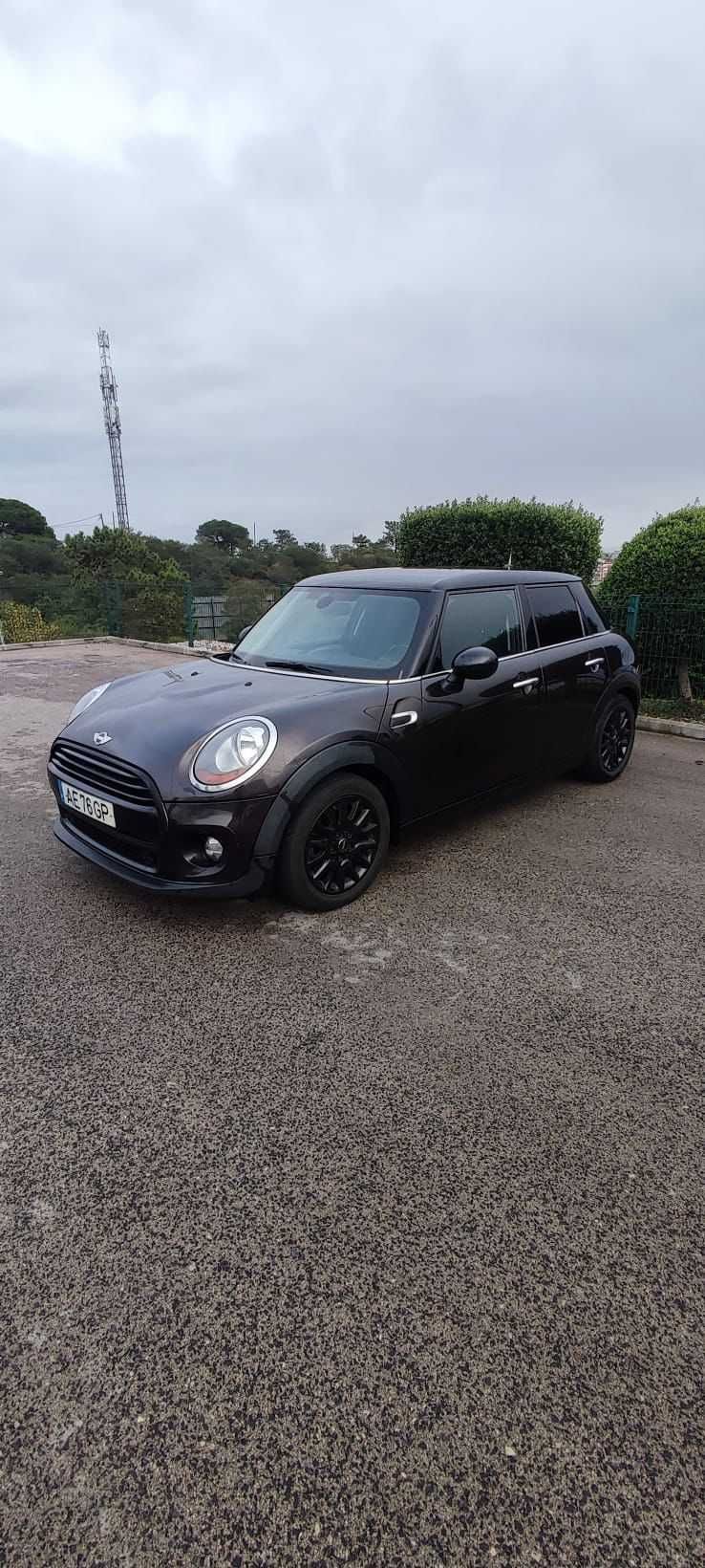 MINI Cooper D 1.5 Diesel – 5 Portas, Premium, Económico