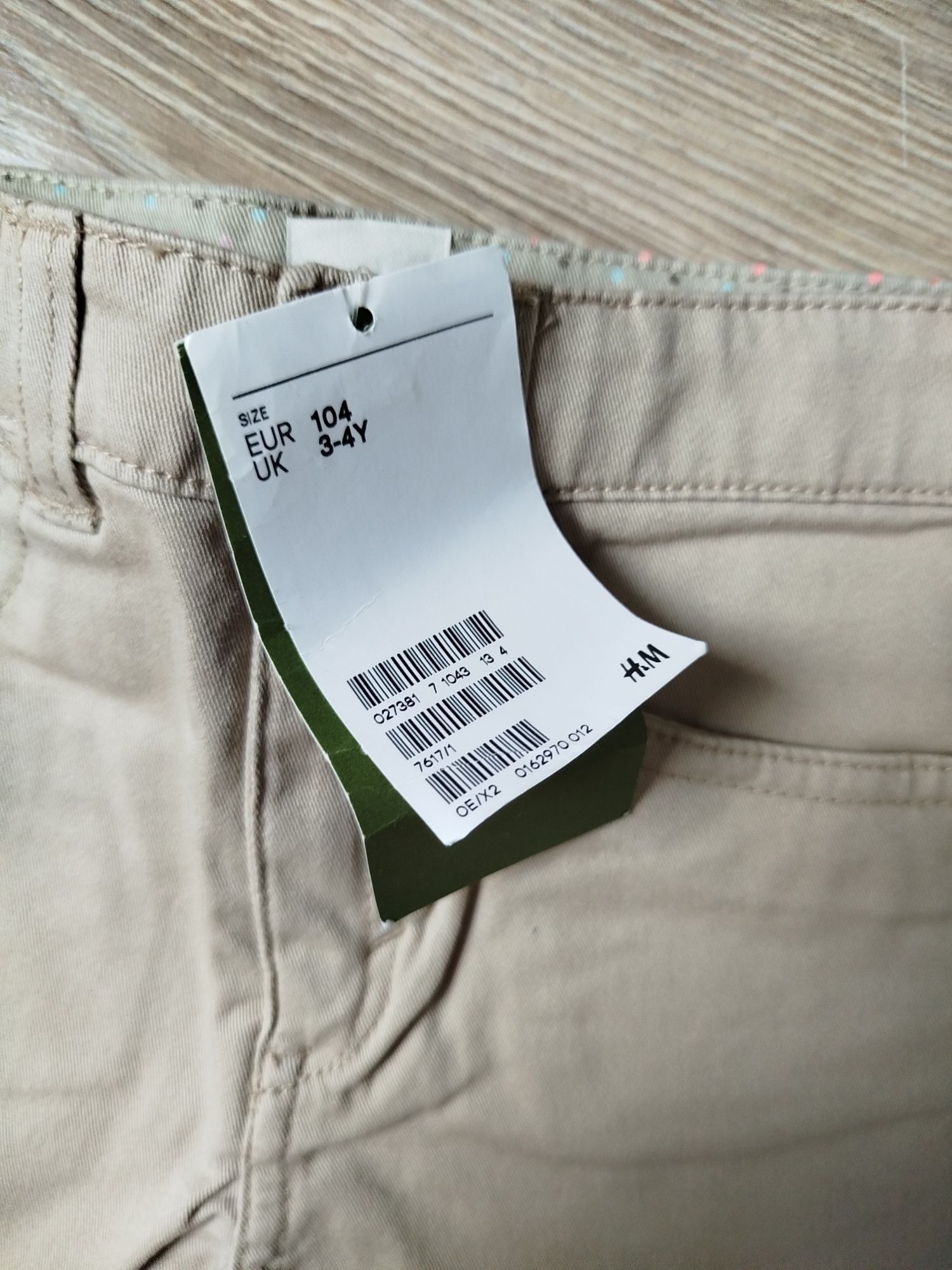 Beżowe jeansy za kolano 104 H&M
